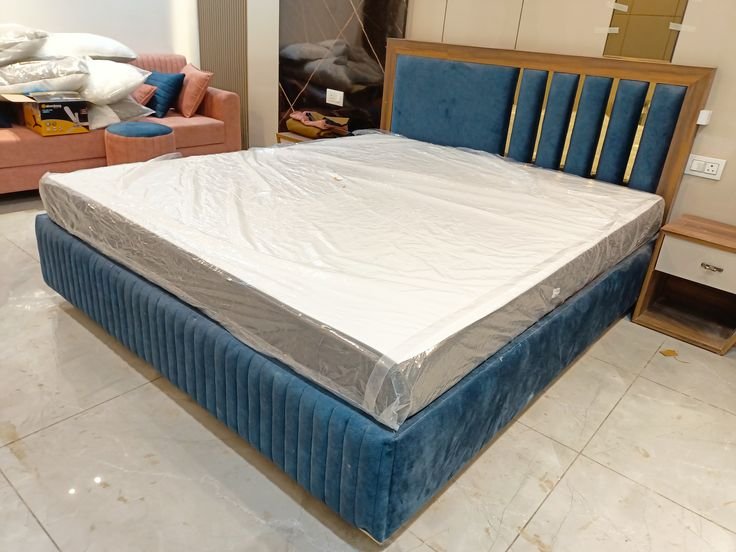 Strip Design Bed - image 3